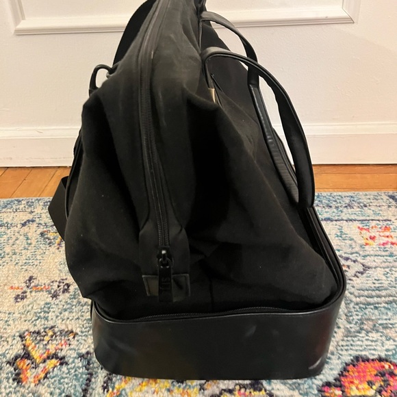 Beis Weekender Tote - Picture 3 of 9